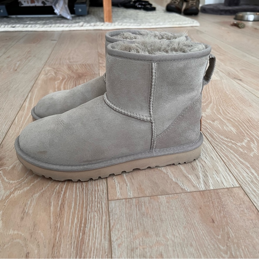 UGG Classic Mini II